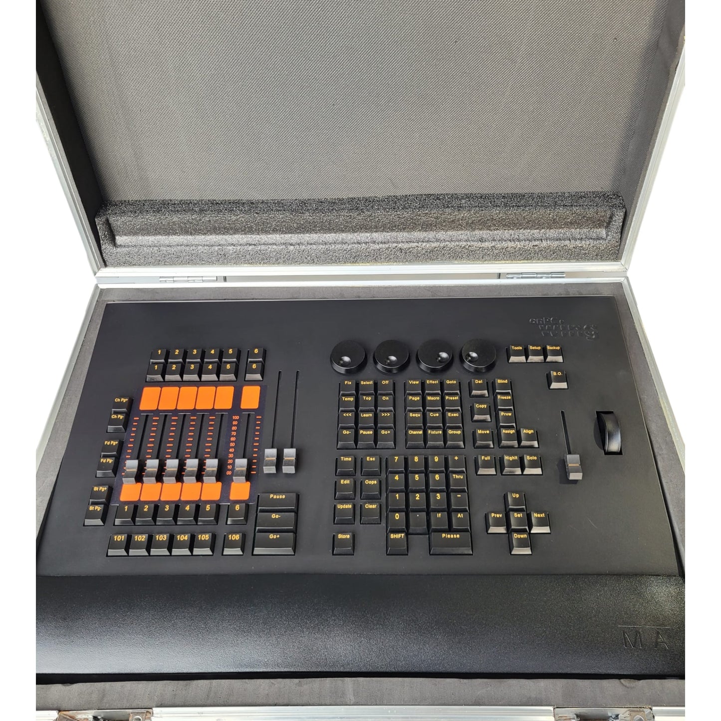 Consola de Controlo onPC Command Wing - Iluminação Profissional com Flightcase