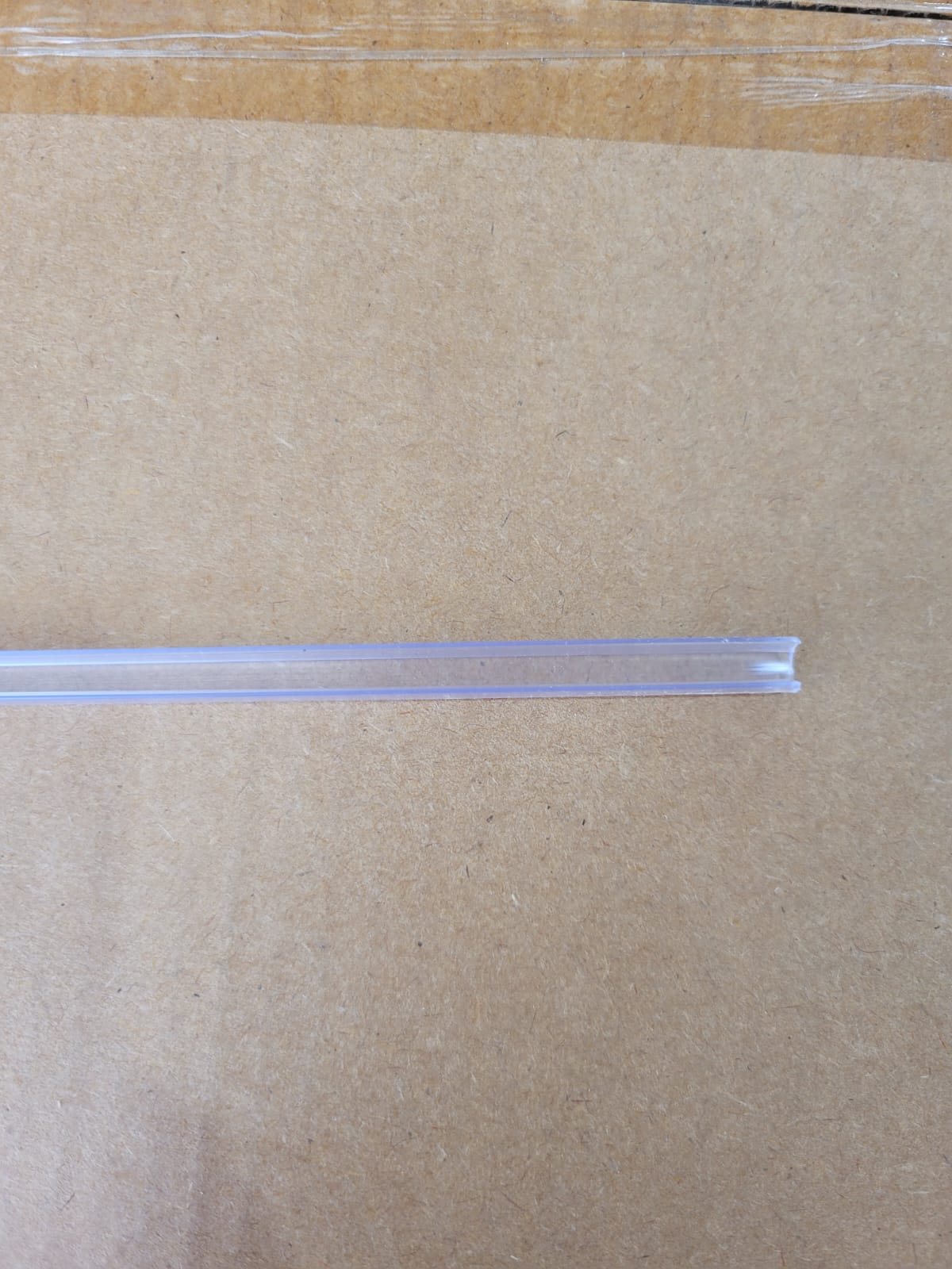 Perfis Plásticos Rígidos em PVC – Tiras de Acabamento 100mmx7mmx10mm